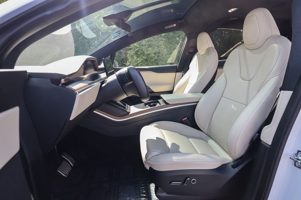 2023 Tesla Model X P100D photo 9