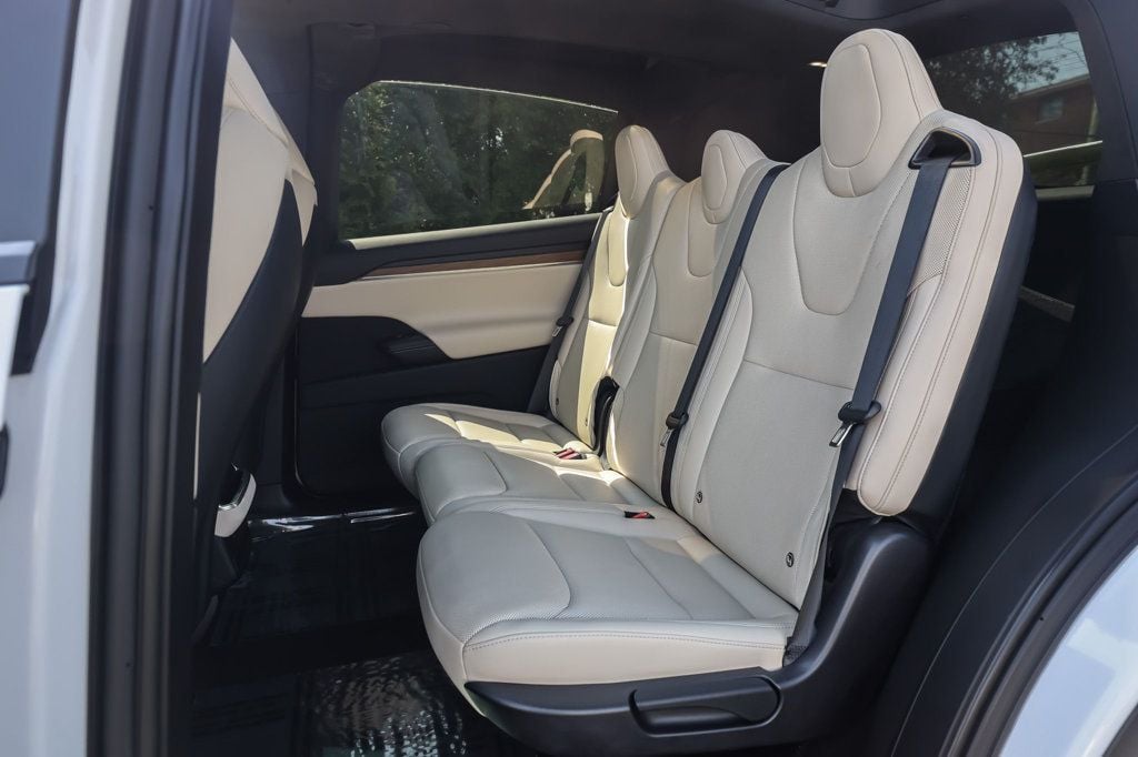 2023 Tesla Model X P100D photo 10