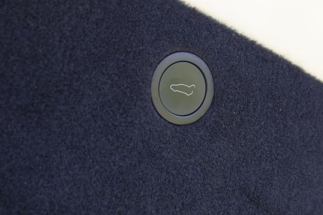 2023 Tesla Model X AWD - 22821454 - 13