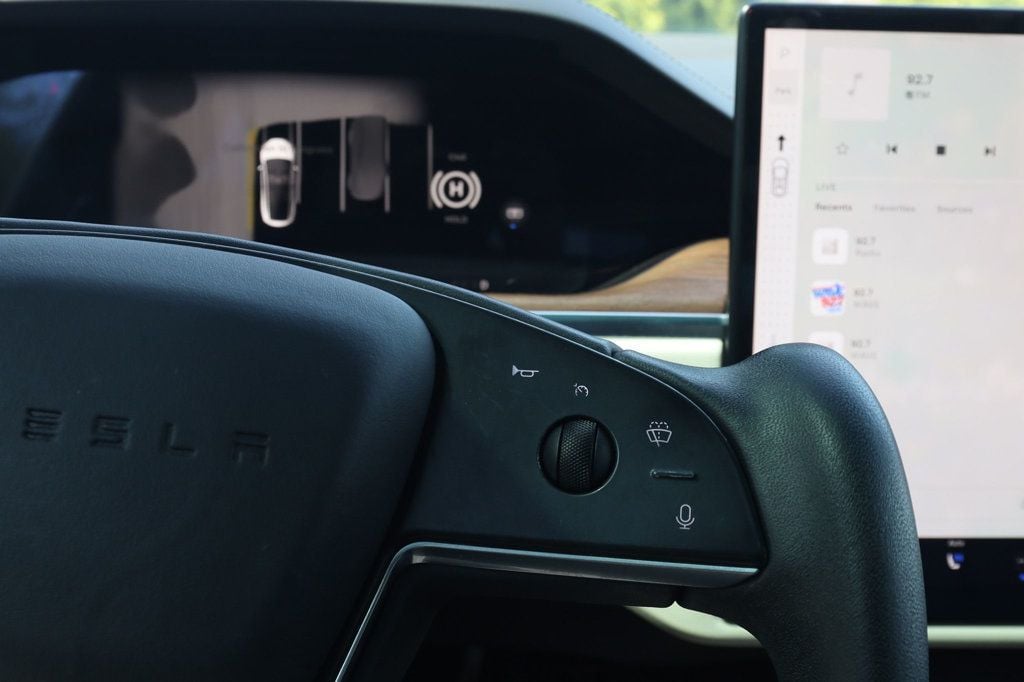 2023 Tesla Model X P100D photo 24