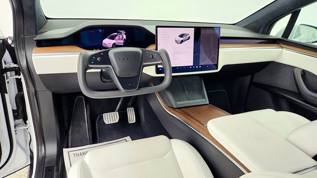 2023 Tesla Model X AWD - 22999608 - 11