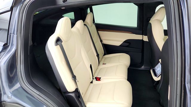 2023 Tesla Model X AWD - 23011367 - 26