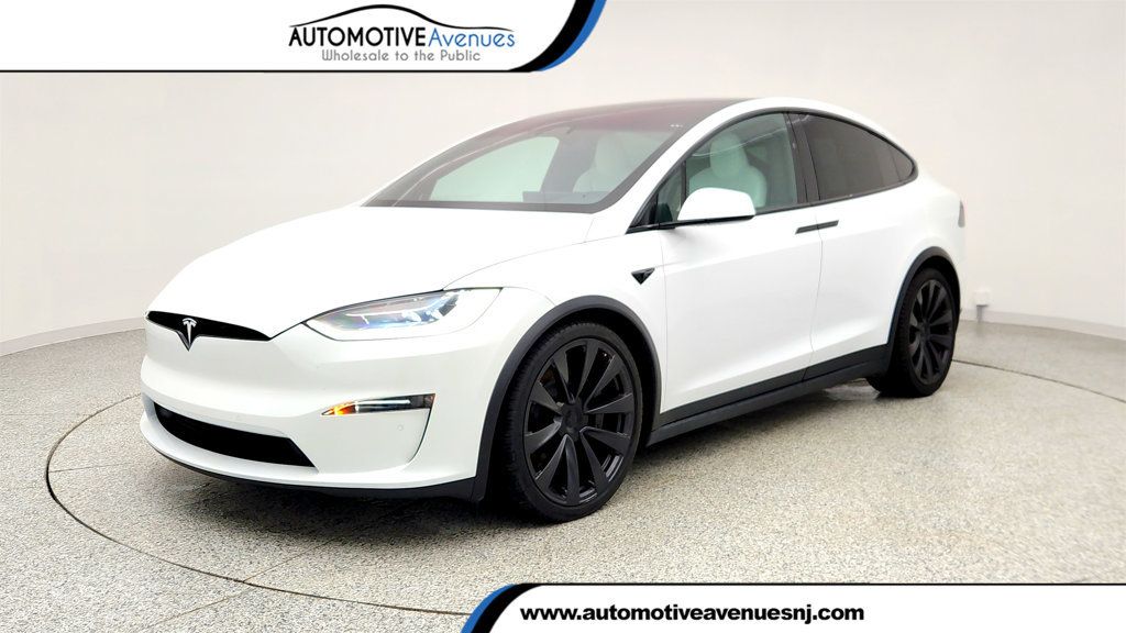 2023 Tesla Model X AWD w/ 6 Seat Cream Interior & 22'' Turbine Wheels - 22999608 | Video 1