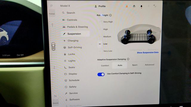 2023 Tesla Model X AWD w/ Cream Premium Interior - 23065248 - 18