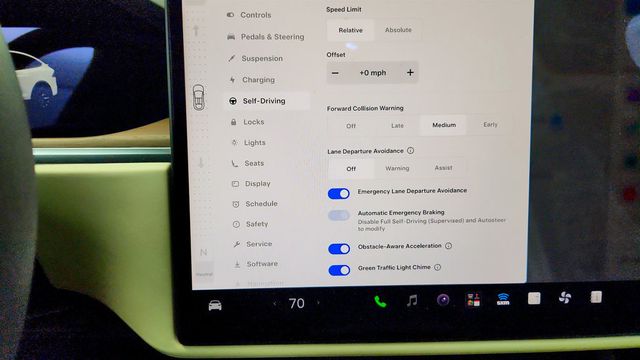 2023 Tesla Model X AWD w/ Cream Premium Interior - 23065248 - 21