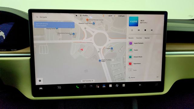 2023 Tesla Model X AWD w/ Cream Premium Interior - 23065248 - 23