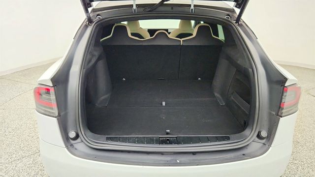 2023 Tesla Model X AWD w/ Cream Premium Interior - 23065248 - 27