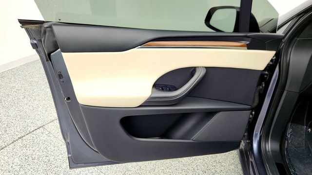 2023 Tesla Model X AWD w/ Cream Premium Interior & Yoke Steering Wheel - 23011367 - 10