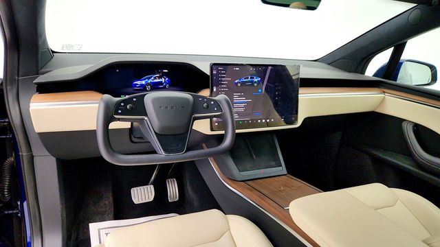 2023 Tesla Model X AWD w/ Full Self Driving, 22'' Wheels & Cream Premium Interior - 23017518 - 10