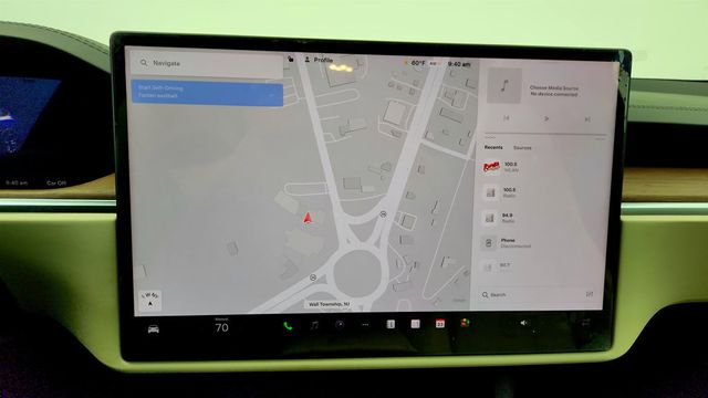 2023 Tesla Model X AWD w/ Full Self Driving, 22'' Wheels & Cream Premium Interior - 23017518 - 21