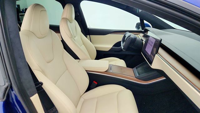 2023 Tesla Model X AWD w/ Full Self Driving, 22'' Wheels & Cream Premium Interior - 23017518 - 27