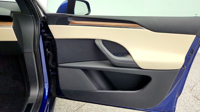 2023 Tesla Model X AWD w/ Full Self Driving, 22'' Wheels & Cream Premium Interior - 23017518 - 29