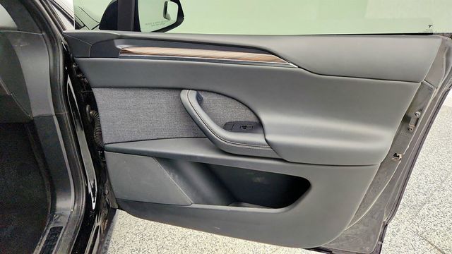 2023 Tesla Model X AWD with 22'' Turbine Wheels and Yoke Steering Wheel - 22967996 - 28