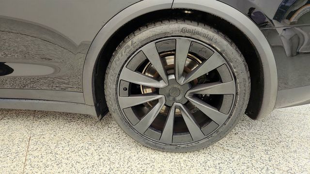 2023 Tesla Model X AWD with 22'' Turbine Wheels and Yoke Steering Wheel - 22967996 - 8