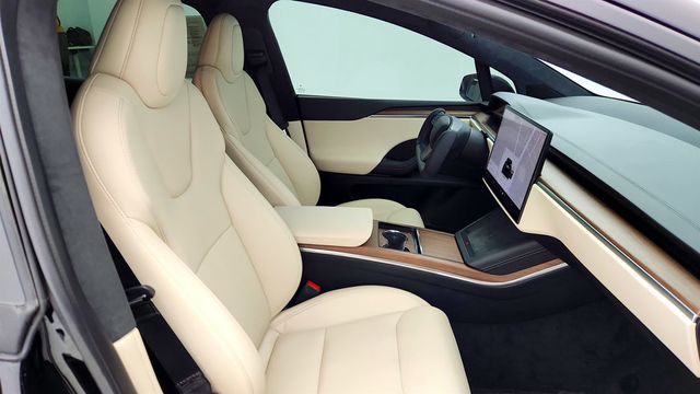2023 Tesla Model X AWD with Cream Premium Interior and Yoke Steering Wheel - 22966715 - 25