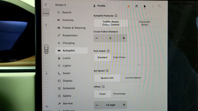 2023 Tesla Model X AWD with White & Black Premium Interior and Yoke Steering Wheel - 22966061 - 19