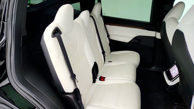 2023 Tesla Model X AWD with White & Black Premium Interior and Yoke Steering Wheel - 22966061 - 26
