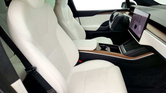 2023 Tesla Model X AWD with White & Black Premium Interior and Yoke Steering Wheel - 22966061 - 27