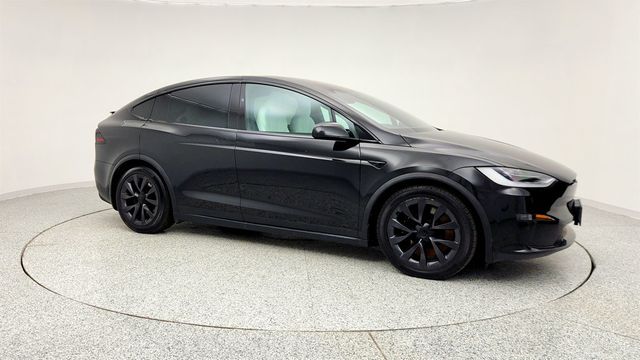 2023 Tesla Model X AWD with White & Black Premium Interior and Yoke Steering Wheel - 22966061 - 2