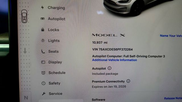 2023 Tesla Model X AWD with Yoke Steering Wheel - 22964404 - 12