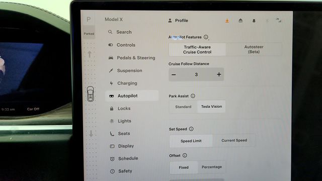 2023 Tesla Model X AWD with Yoke Steering Wheel - 22964404 - 18
