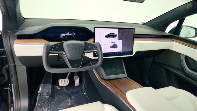 2023 Tesla Model X AWD w/ White & Black Premium Interiorl - 23003332 - 11