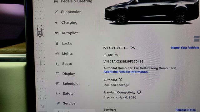 2023 Tesla Model X AWD w/ White & Black Premium Interiorl - 23003332 - 13