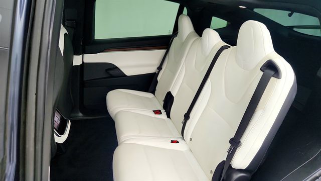 2023 Tesla Model X AWD w/ White & Black Premium Interiorl - 23003332 - 26