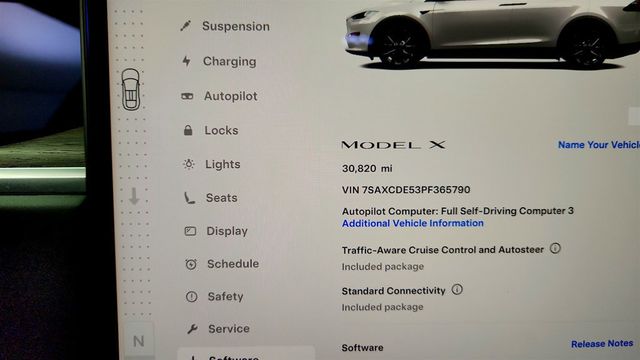 2023 Tesla Model X AWD w/ Yoke Steering Wheel - 23074994 - 13