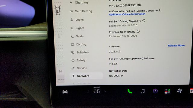 2023 Tesla Model X AWD w/ Yoke Steering Wheel - 23100403 - 16