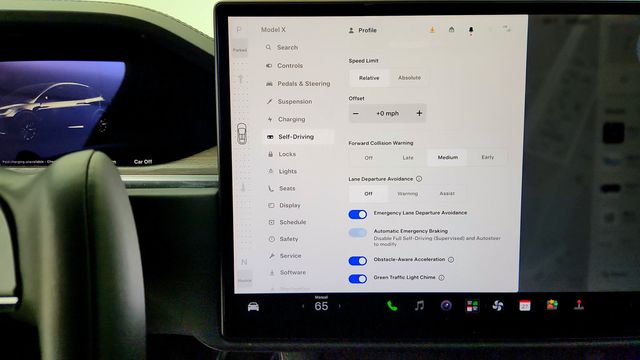 2023 Tesla Model X AWD w/ Yoke Steering Wheel - 23100403 - 20
