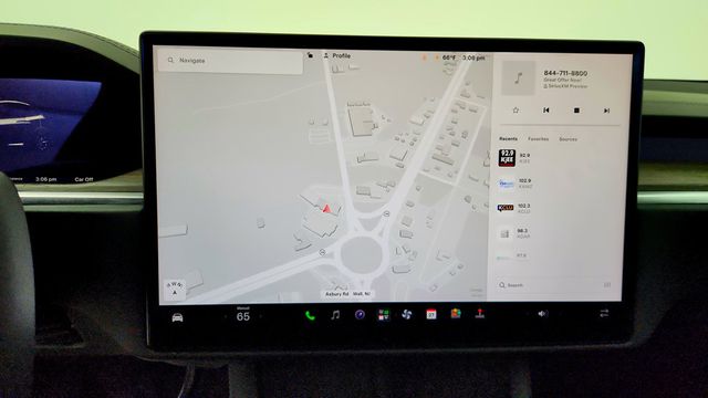 2023 Tesla Model X AWD w/ Yoke Steering Wheel - 23100403 - 21