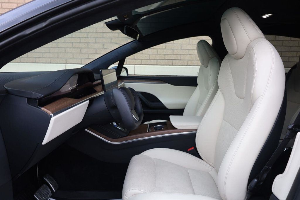 Tesla Model X photo 22