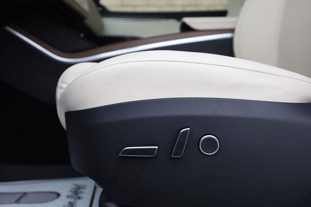 Tesla Model X photo 24