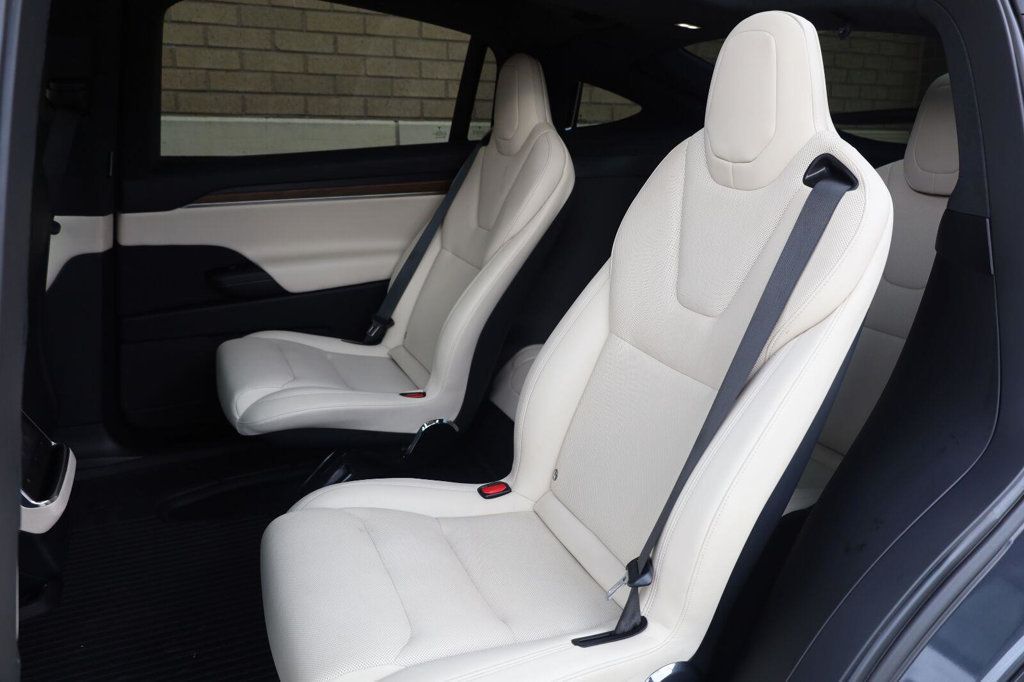 Tesla Model X photo 26