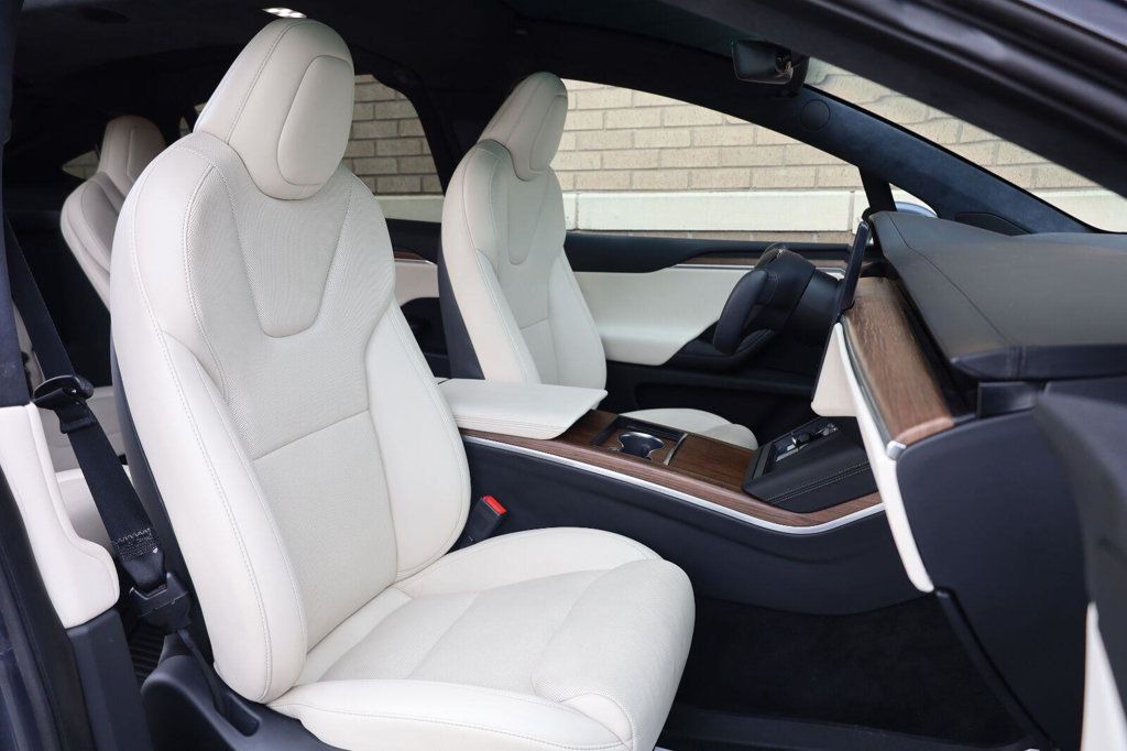 Tesla Model X photo 30