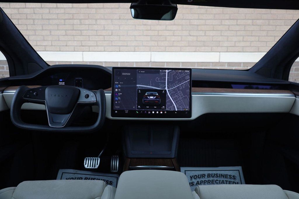 Tesla Model X photo 35