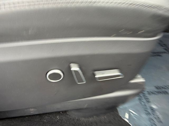 2023 Tesla Model X **MODEL X AWD 6 PASSENGERS** - 22994433 - 33