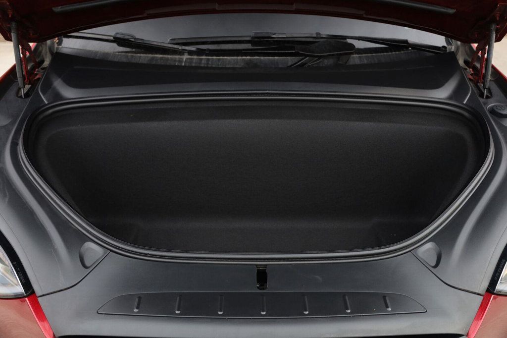Tesla Model X photo 18