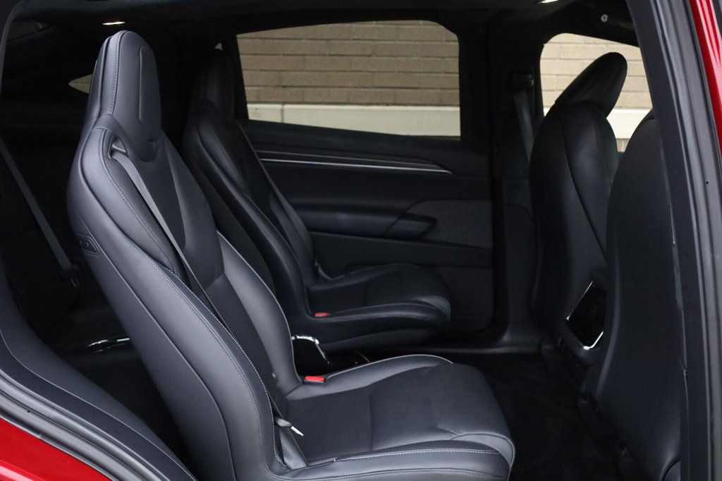 Tesla Model X photo 29