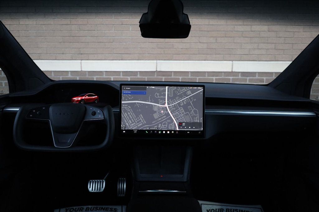 Tesla Model X photo 35
