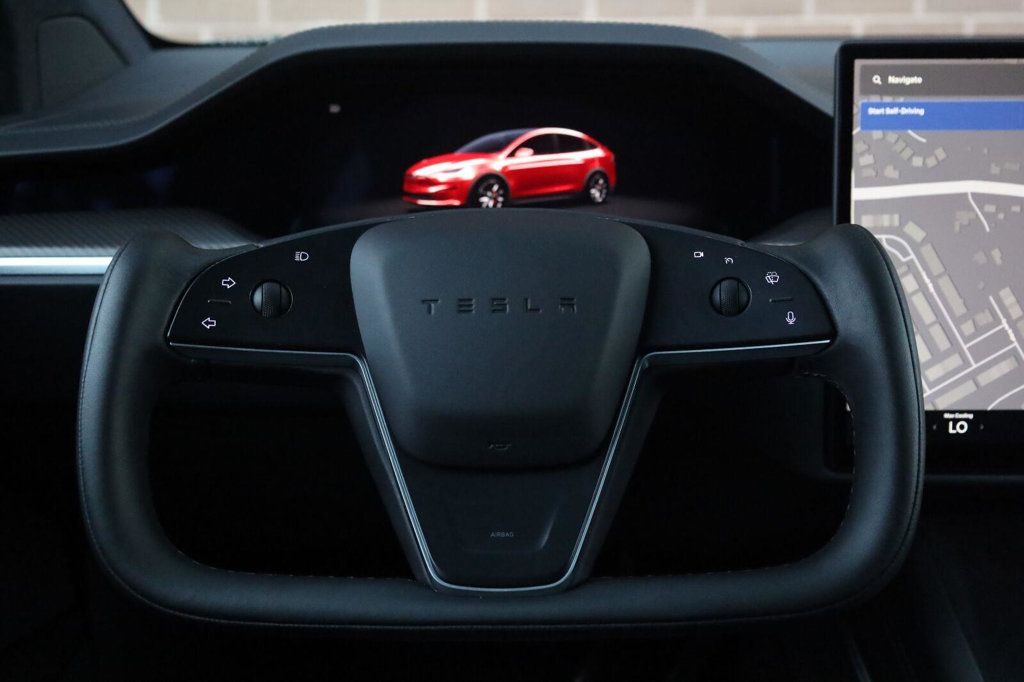Tesla Model X photo 36