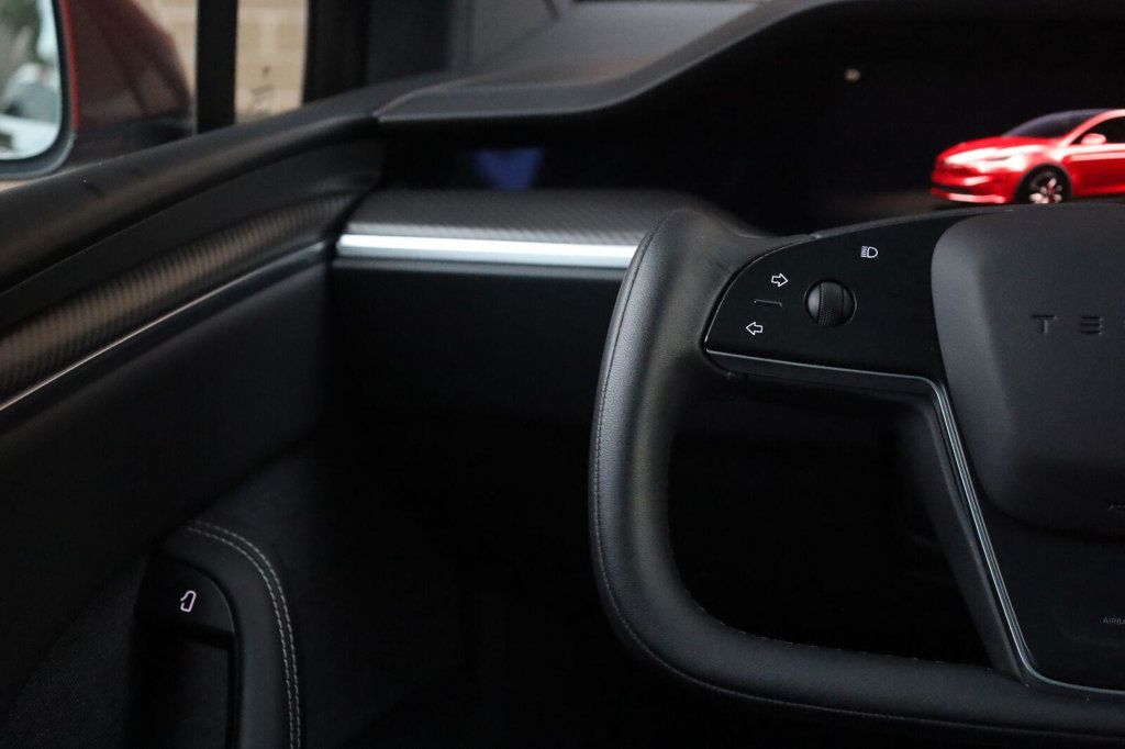 Tesla Model X photo 37