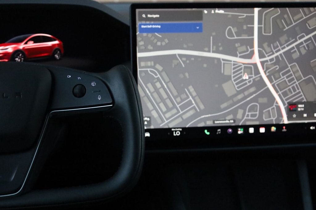 Tesla Model X photo 38