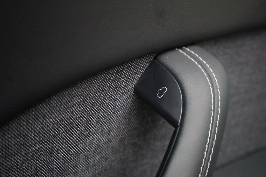 Tesla Model X photo 42