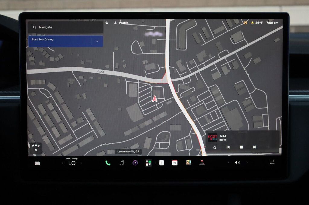 Tesla Model X photo 45