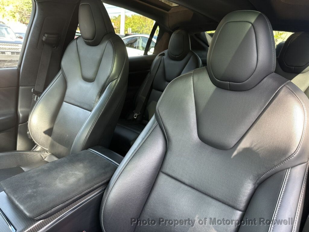 Tesla Model X Plaid AWD photo 10