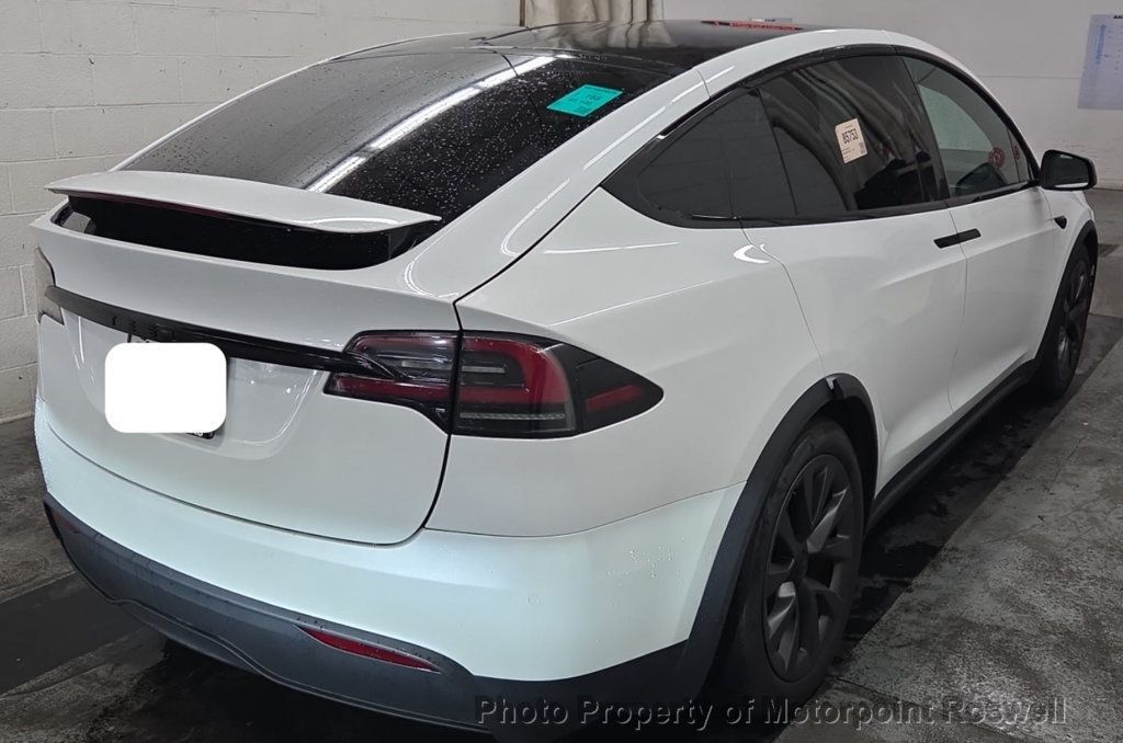 Tesla Model X Plaid AWD photo 21