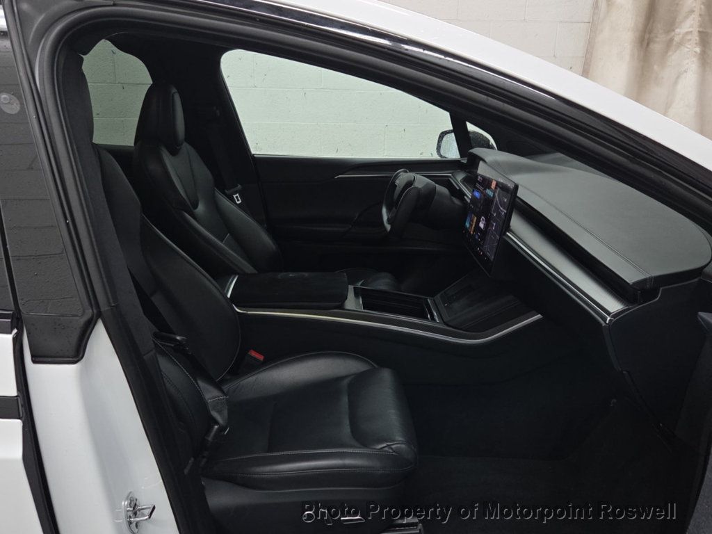 Tesla Model X Plaid AWD photo 23