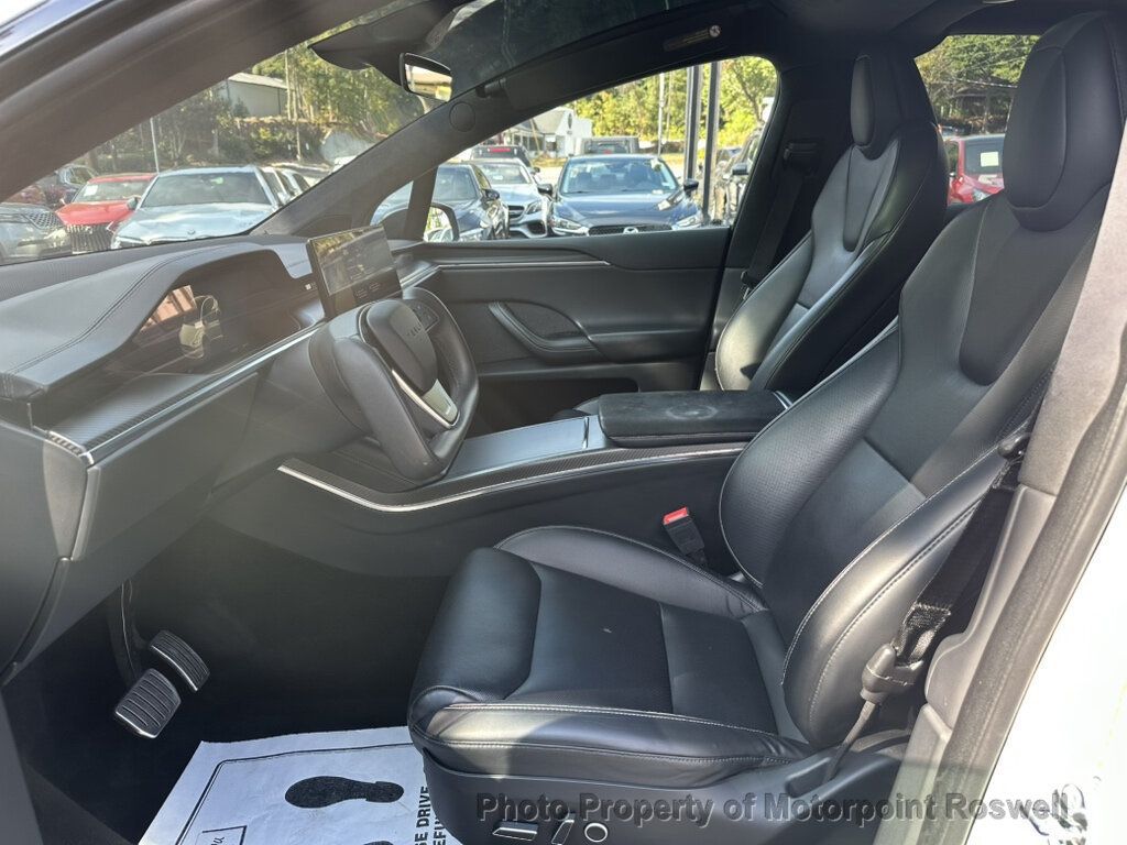 Tesla Model X Plaid AWD photo 8
